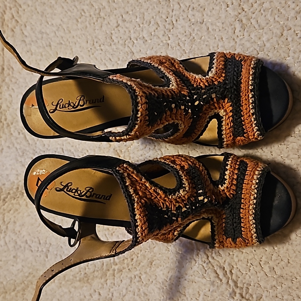 Platform sandals